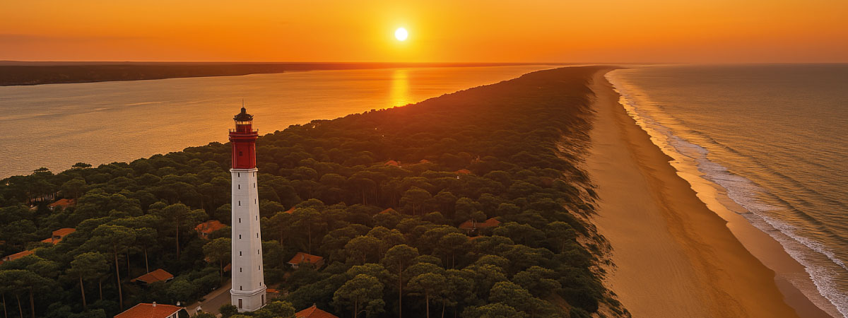cap ferret vu du ciel avec couché de soleil et phare (IA)